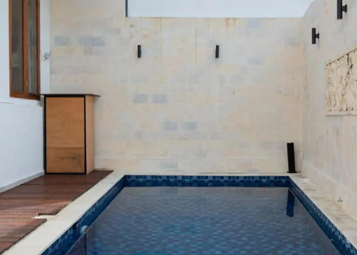 Manis With A Private Pool In *