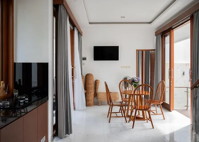 Manis With A Private Pool In